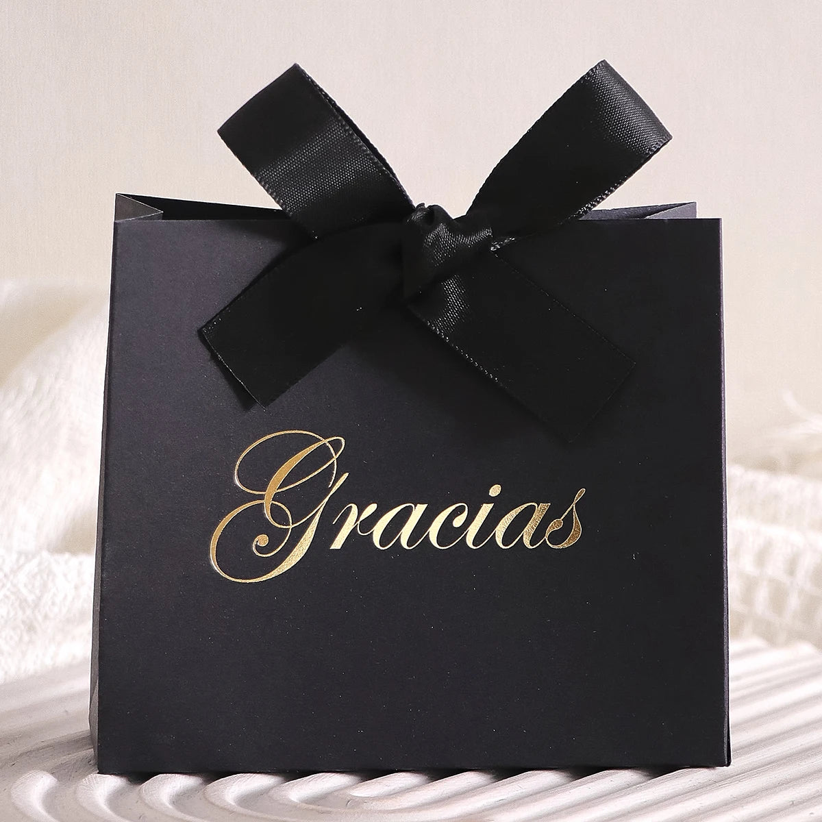 Elegant 5-Piece Gift Box Set With“Gracias” Design and Ribbon - Perfect for Storing Snacks, Candies and Small Gifts - Perfect Fo