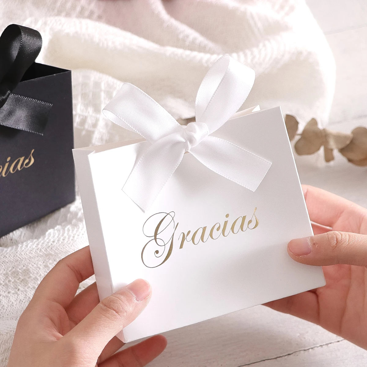 Elegant 5-Piece Gift Box Set With“Gracias” Design and Ribbon - Perfect for Storing Snacks, Candies and Small Gifts - Perfect Fo
