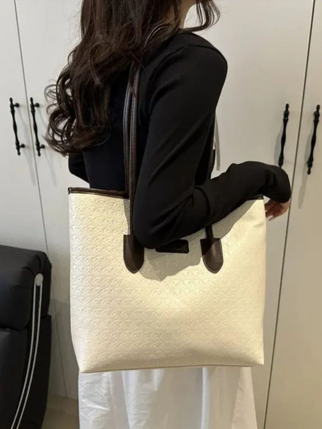 Hoor New York Cute Women's White Tote Bag - Everyday wear | Light & Spacious